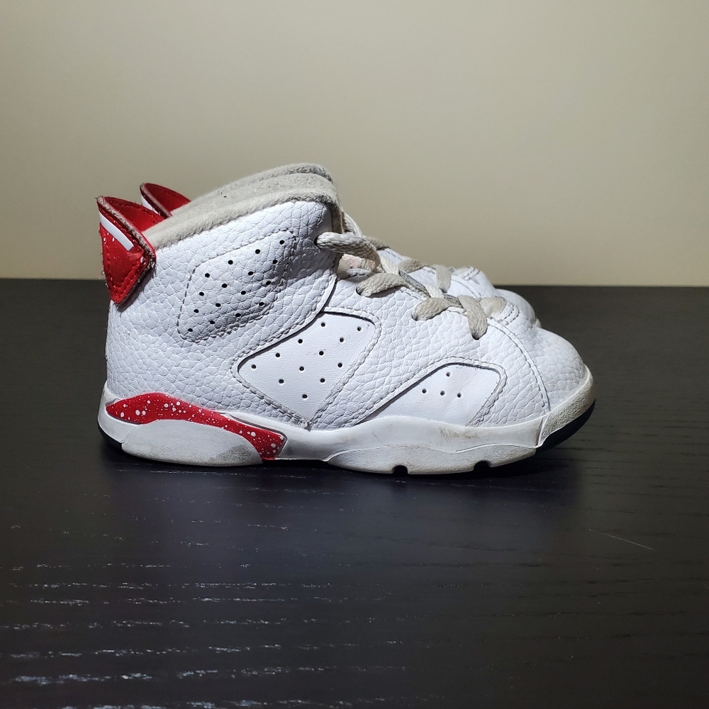 Boy Air Jordan 6s Red and White - Picture 4 of 5